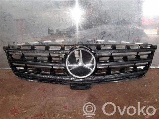 A1668801085 Решетка радиатора купить Харьков