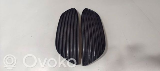 MERCEDES A2058851623 Заглушка (решетка) противотуманных фар бампера переднего правая в наличии Черкассы