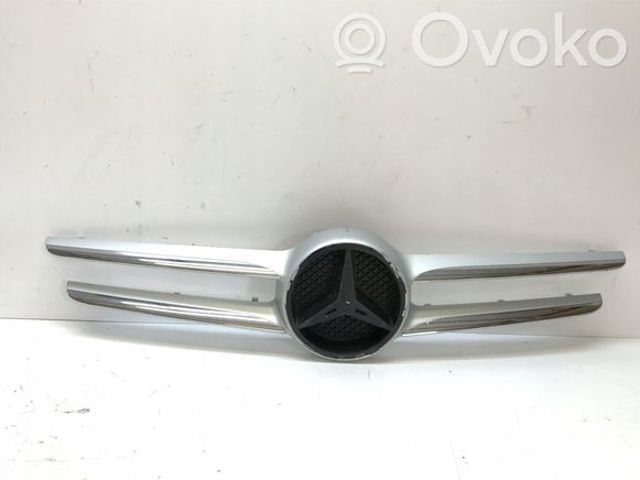 A2058880160 MERCEDES Решетка радиатора купить в Житомир