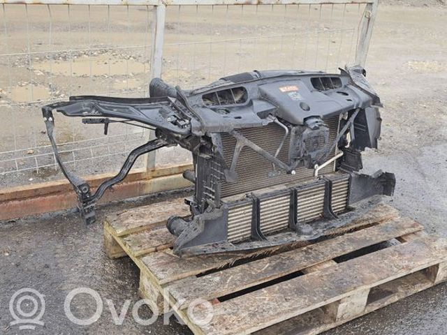 Рамка радиатора правая A2076202000 MERCEDES