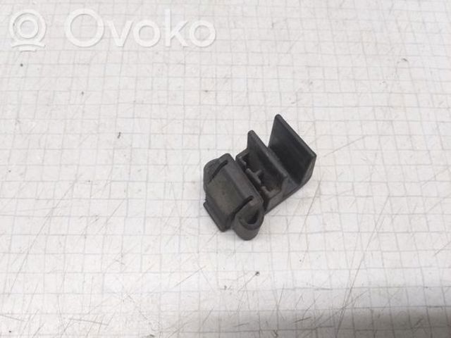 A2105040146 MERCEDES Кронштейн радиатора верхний купить в Тернополь