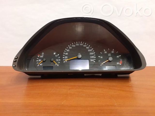 Щиток приборов A2105407211 MERCEDES