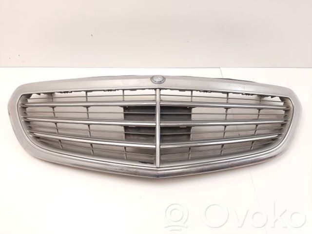 MERCEDES A2128801483 Решетка радиатора в наличии Павлоград