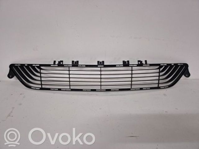 Центральная решетка переднего бампера A2128850722 MERCEDES