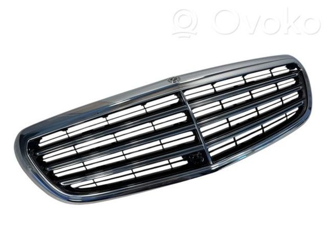 A2138802003 MERCEDES Решетка радиатора купить в Киев