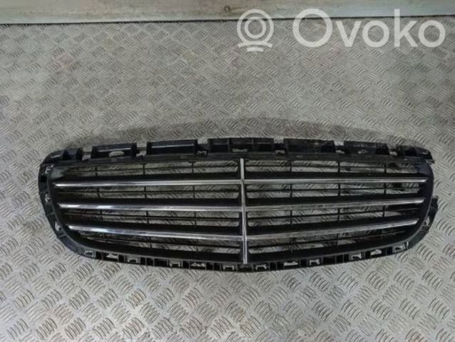 MERCEDES 2138808602 Решетка радиатора в наличии Запорожье