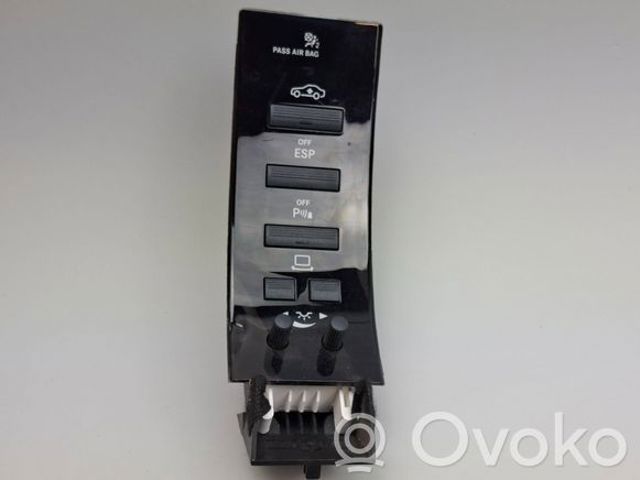 MERCEDES A2218701758 Блок кнопок центральной консоли в наличии Павлоград