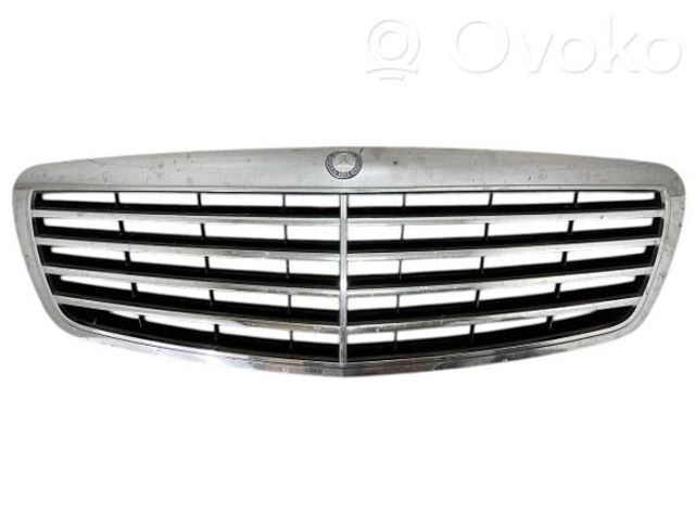MERCEDES A22188000839040 Решетка радиатора в наличии Одесса