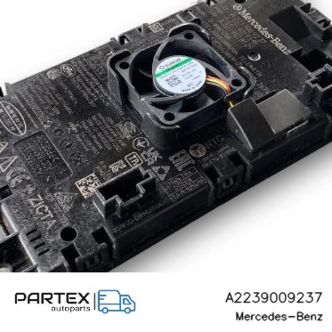 Станция для беспроводной зарядки A2239009237 MERCEDES