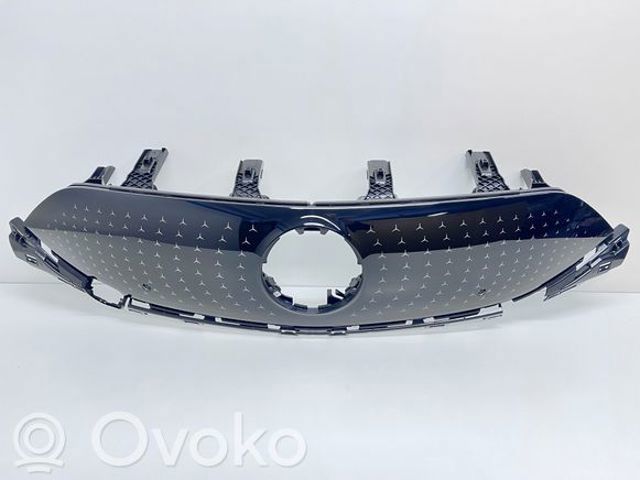MERCEDES A2978880600 Кронштейн решетки радиатора в наличии Полтава