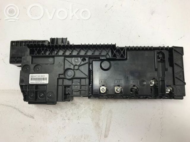Панель предохранителей A4475405931 MERCEDES