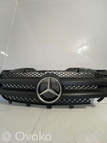 A9068800285 MERCEDES Решетка радиатора купить в Хмельницкий