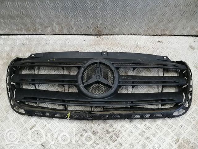 MERCEDES A9108852800 Решетка радиатора в наличии Черкассы