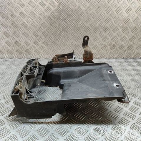 LAND ROVER AH427H460AB в наличии Кривой Рог