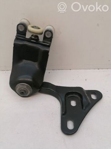 BK31V25028AC Ролик двери боковой (сдвижной) правый верхний купить Киев