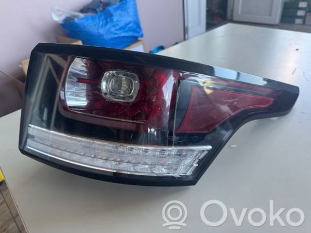 Правый стоп DK6213404BA LAND ROVER