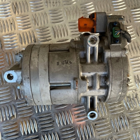 HYUNDAI F502CWFAA04 в наличии Черновцы