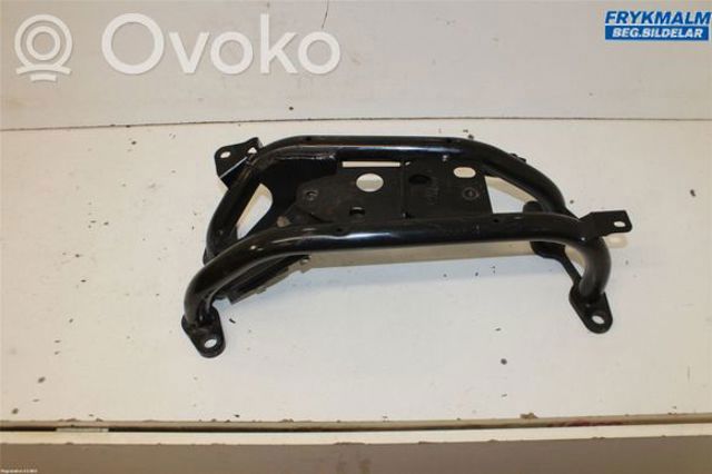 Крепление коробки передач LR033177 LAND ROVER