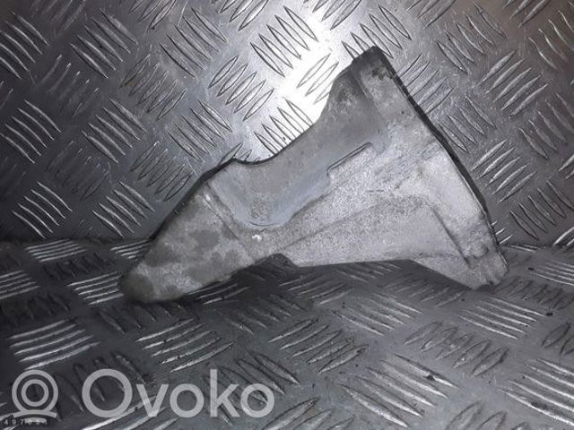 LR033184 Кронштейн подушки (опоры) двигателя левой купить Николаев