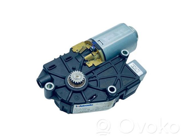 Мотор привода люка LR038280 LAND ROVER