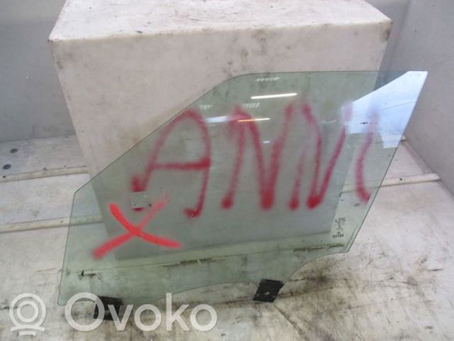 Стекло водительской двери LR043947 LAND ROVER