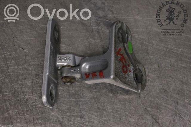 LAND ROVER LR056361 Петля двери передней левой в наличии Житомир