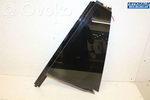 Стекло-форточка двери, задней, левой LR065501 LAND ROVER