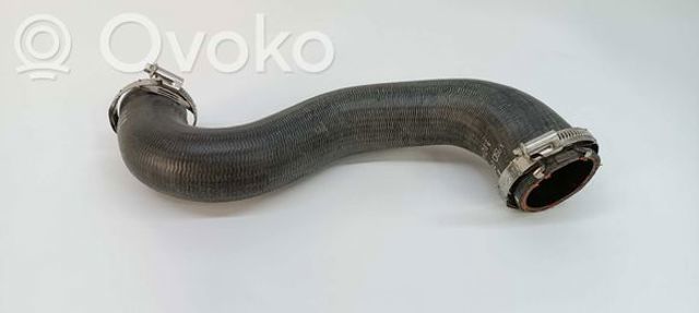 Патрубок интеркуллера LR067016 LAND ROVER
