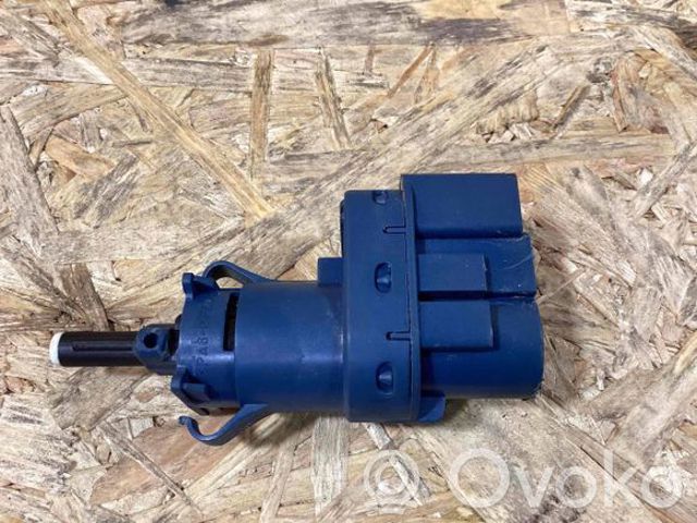 LR072647 LAND ROVER Датчик стоп сигнала купить в Запорожье