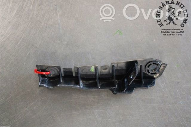 Левое крепление переднего бампера LR076777 LAND ROVER