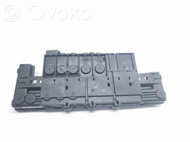 LAND ROVER LR092946 в наличии Ровно