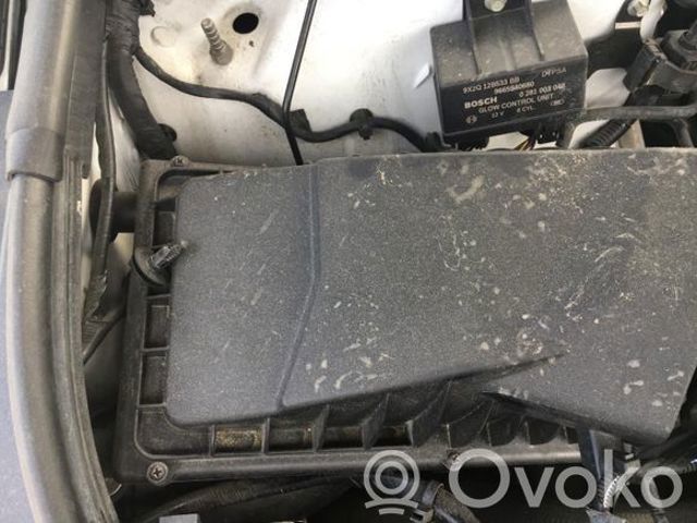 LR095789 LAND ROVER Корпус воздушного фильтра правый купить в Павлоград