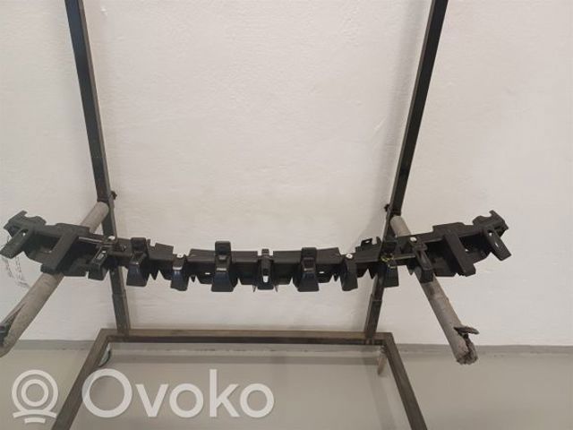 LR117396 LAND ROVER Кронштейн бампера переднего центральный купить в Винница