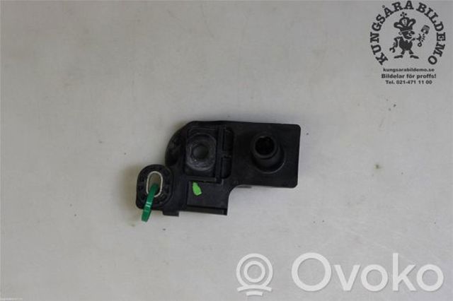 Кронштейн радиатора правый T2H42841 JAGUAR