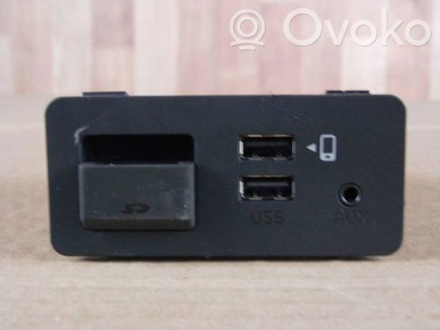 MAZDA TK78669U0C USB-разветвитель в наличии Львов
