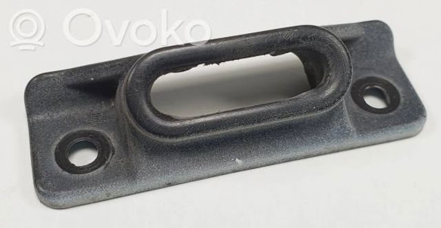 YC15V268B66 Замок передней правой двери купить Каменское