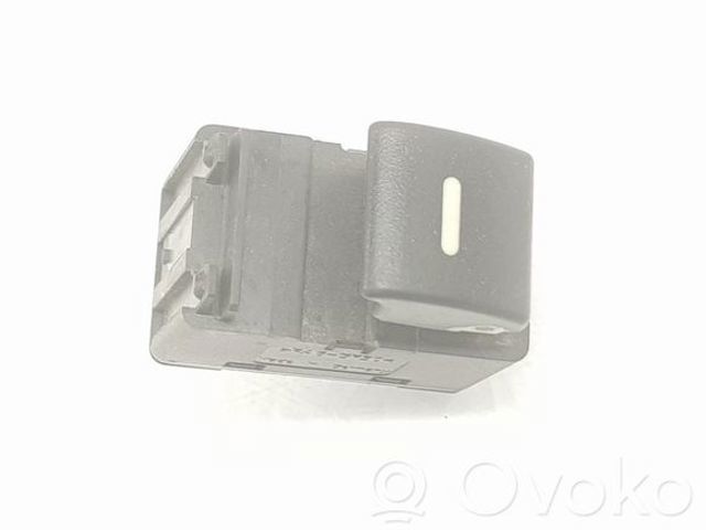 YUF000072PVA LAND ROVER Кнопка включения мотора стеклоподъемника задняя правая купить в Павлоград