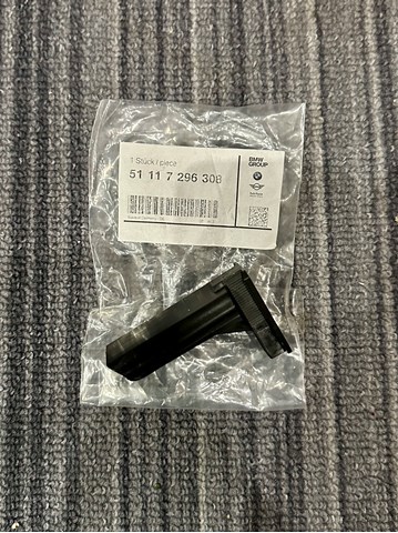 BMW 51117296308 Направляющая переднего бампера в наличии Житомир