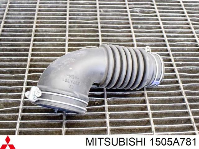 Патрубок воздушный выход воздушного фильтра 1505A781 MITSUBISHI