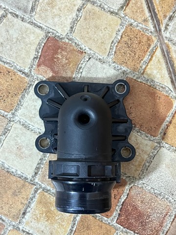 11517823193 BMW Крышка термостата купить в Каменское