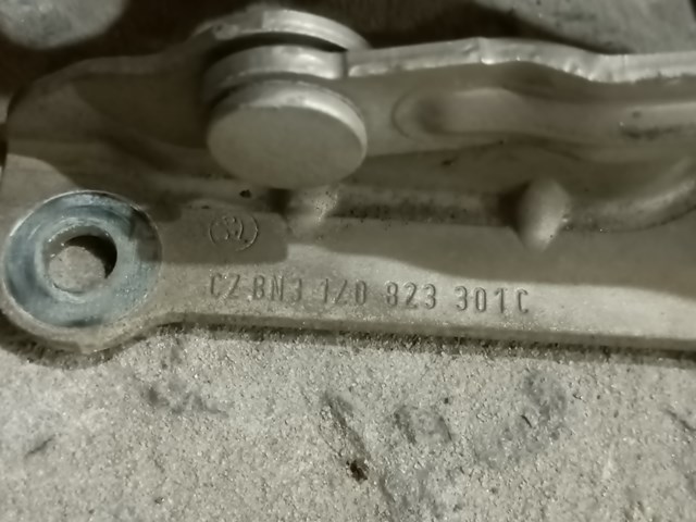 Петля капота, левая 1Z0823301C VAG
