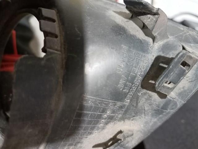 Ободок фары противотуманной 8321A385 MITSUBISHI
