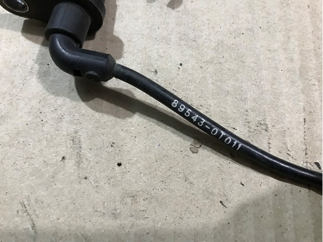 Передний левый датчик абс 895430T011 TOYOTA