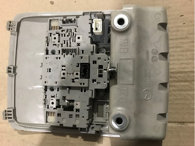 MAZDA KD4769970D75 Плафон освещения салона (кабины) в наличии Черкассы