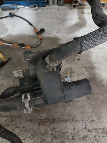 MAZDA LF941517Z Фланец системы охлаждения в наличии Павлоград