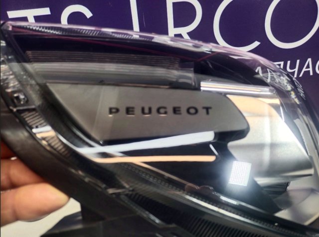 1692302780 PEUGEOT Правая фара купить в Одесса