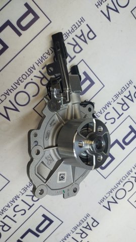 Насос охлаждающей жидкости LR116736 LAND ROVER