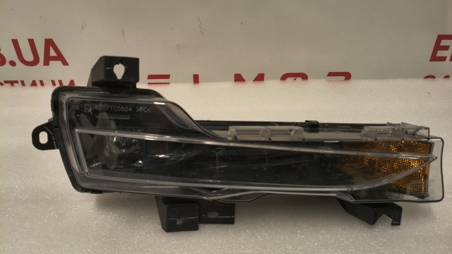 Противотуманка правая 107739200E Tesla Model