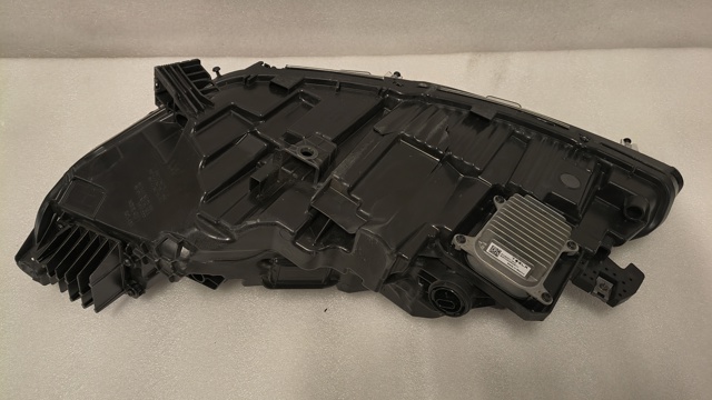 169408700G Tesla Model Правая фара купить в Черкассы