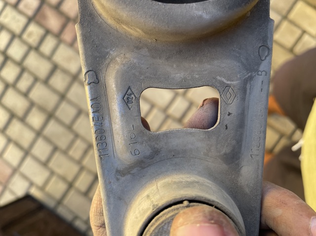 112383734R RENAULT Подушка (опора) двигателя задняя купить в Ужгород
